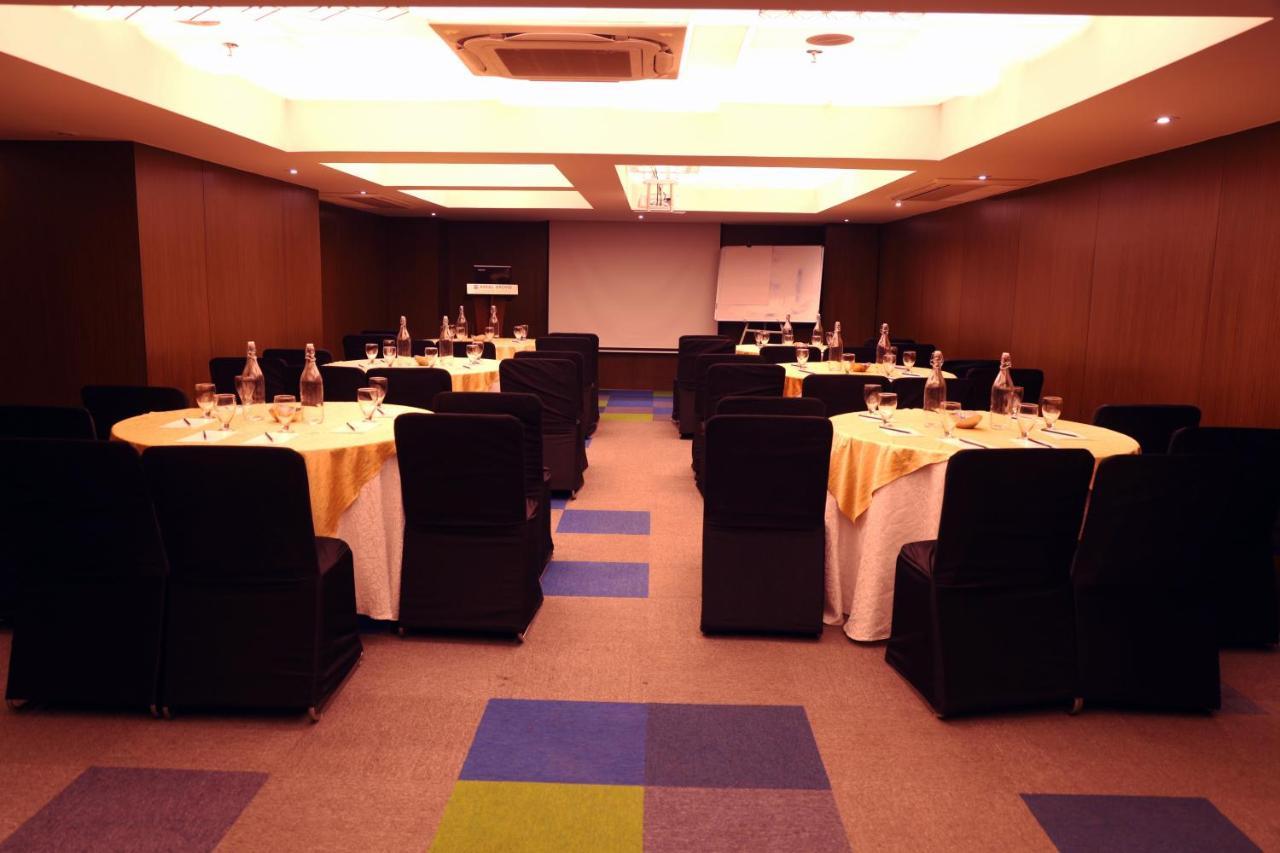 Royal Orchid Golden Hotel